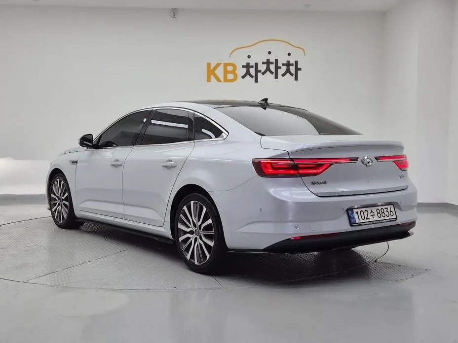 Renault SM6