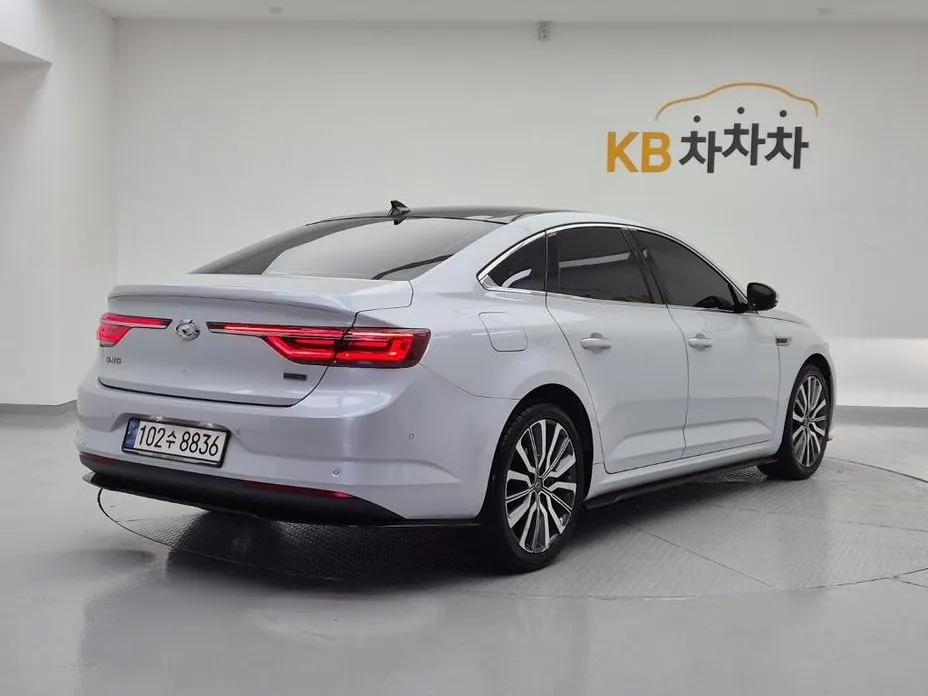 Renault SM6