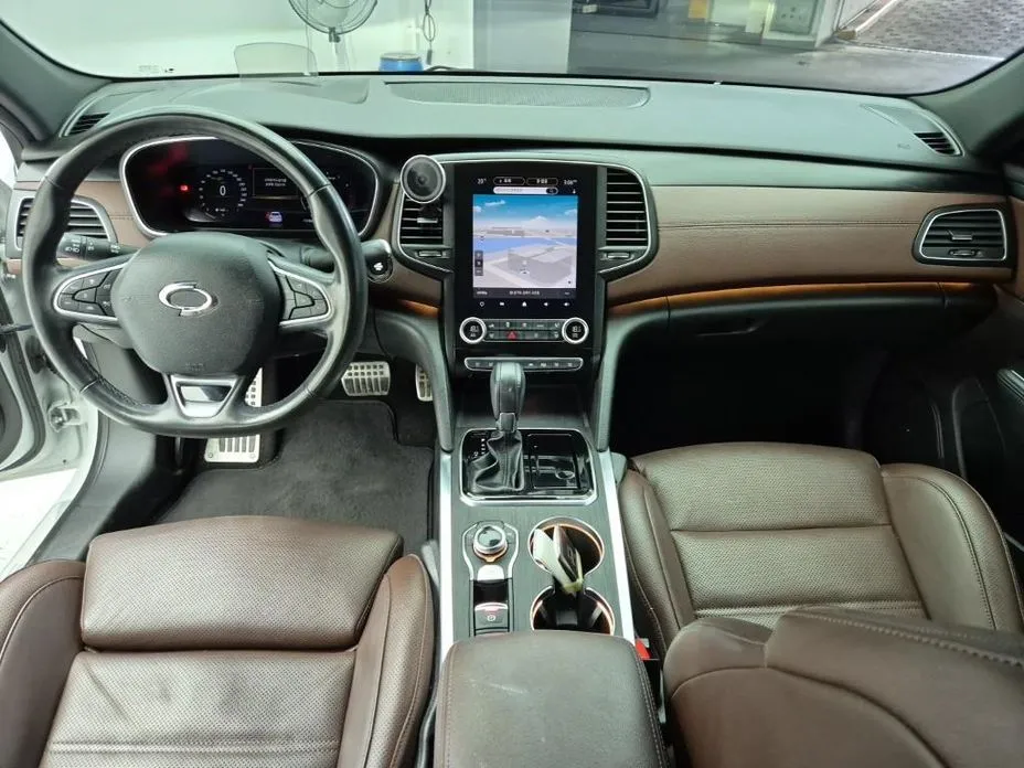 Renault SM6