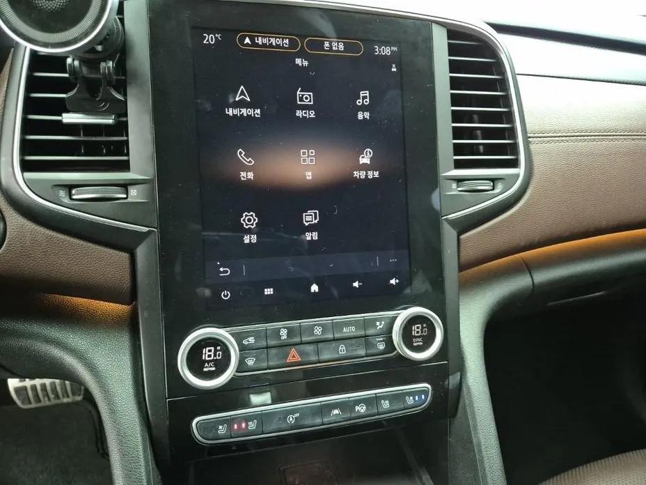 Renault SM6