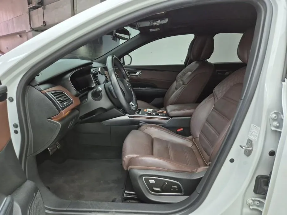 Renault SM6