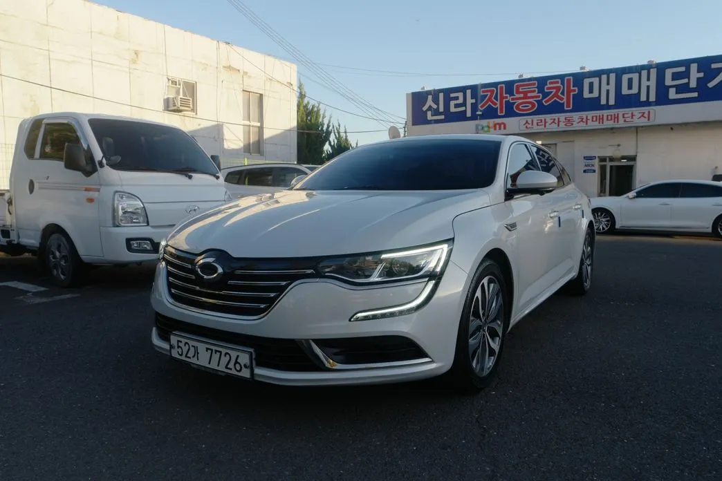 Renault SM6