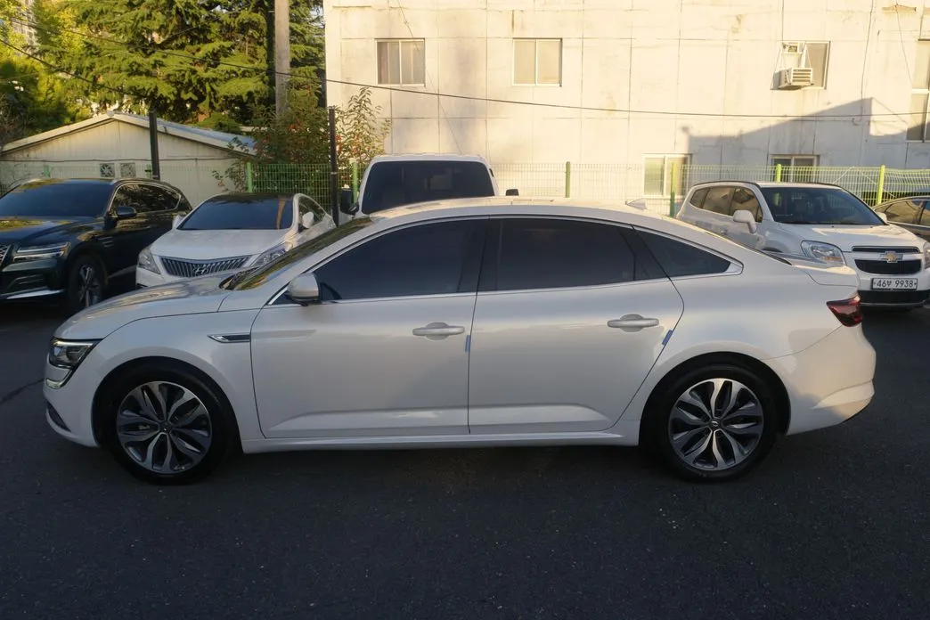 Renault SM6