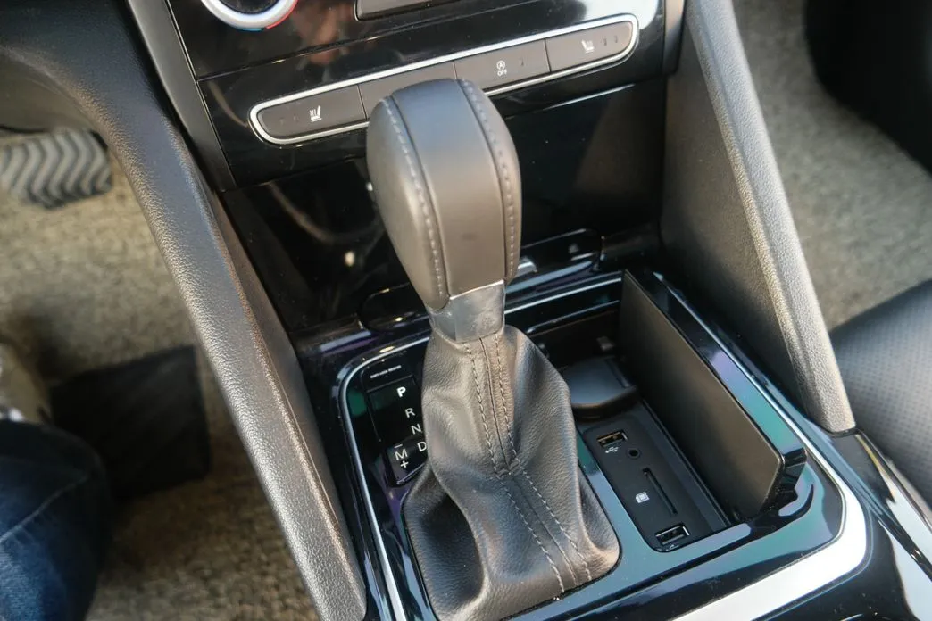 Renault SM6