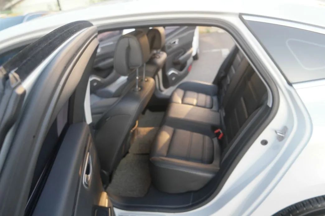 Renault SM6
