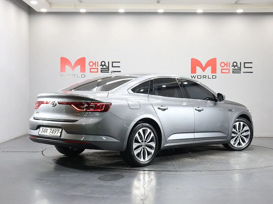 Renault SM6