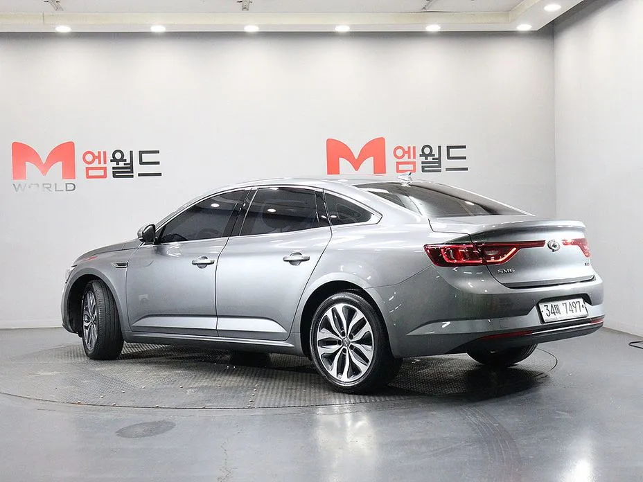 Renault SM6