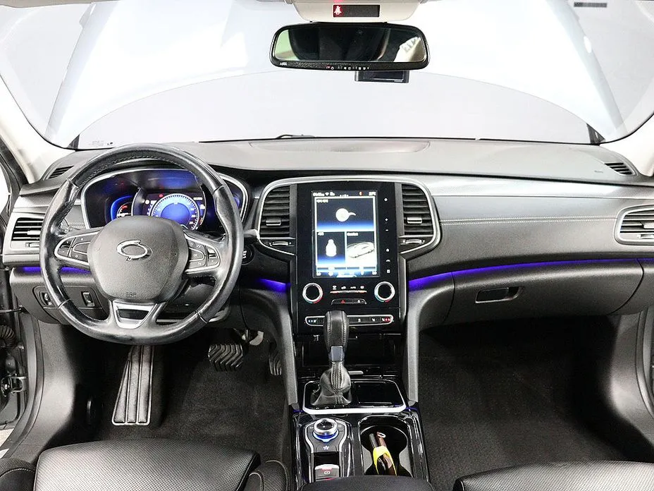 Renault SM6