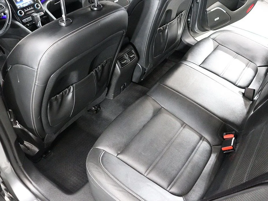 Renault SM6