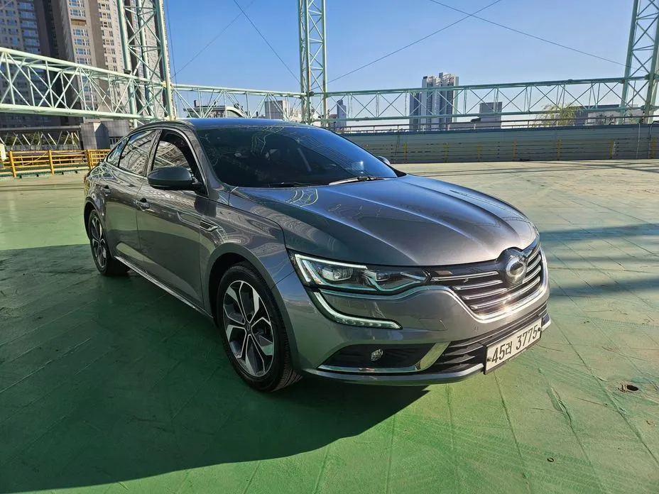 Renault SM6
