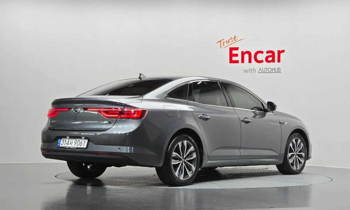 Renault SM6