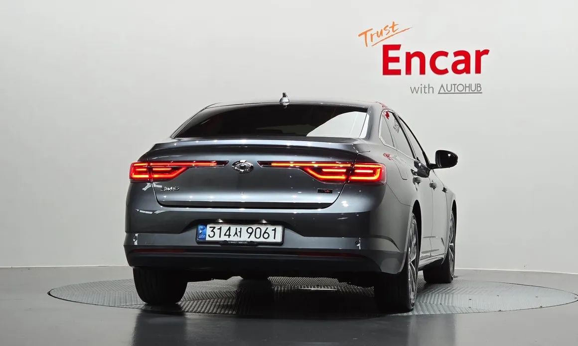 Renault SM6