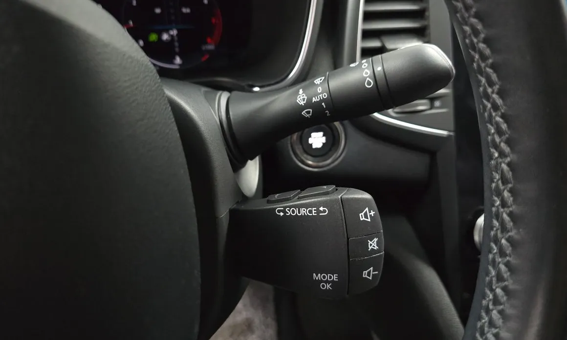 Renault SM6