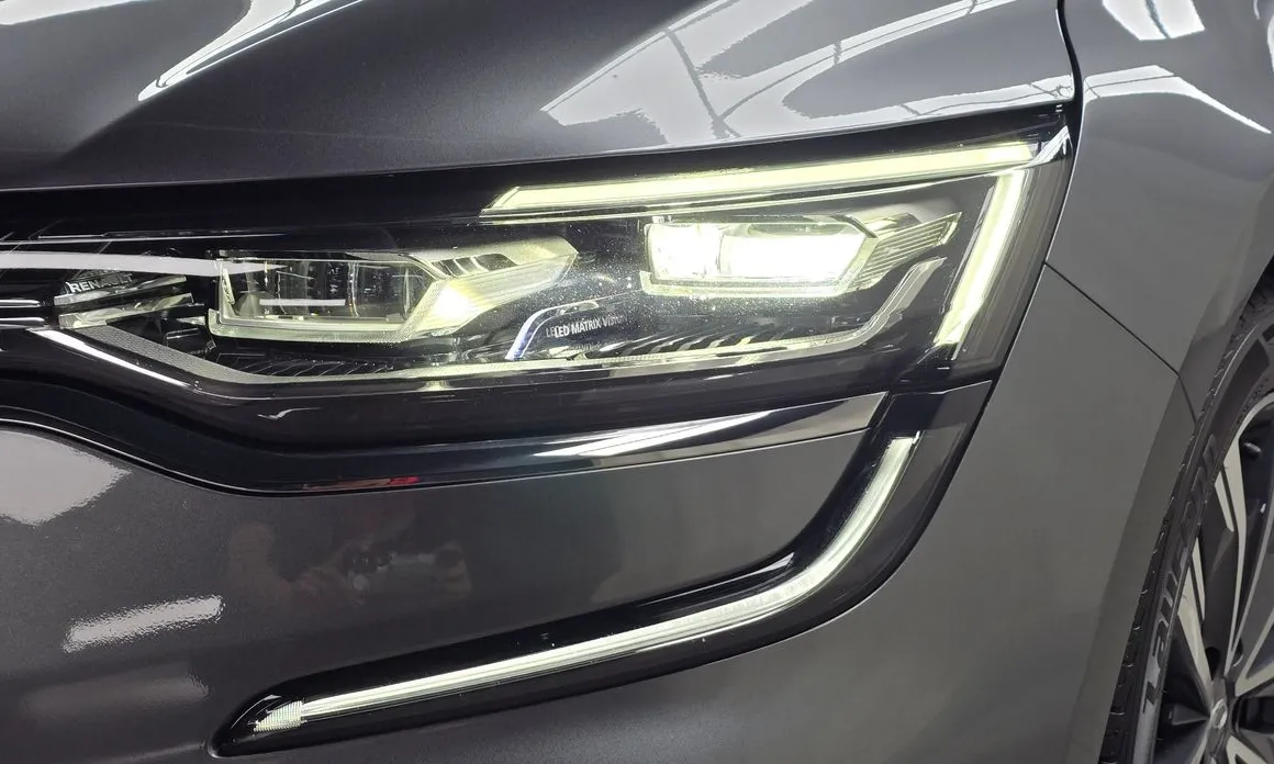 Renault SM6