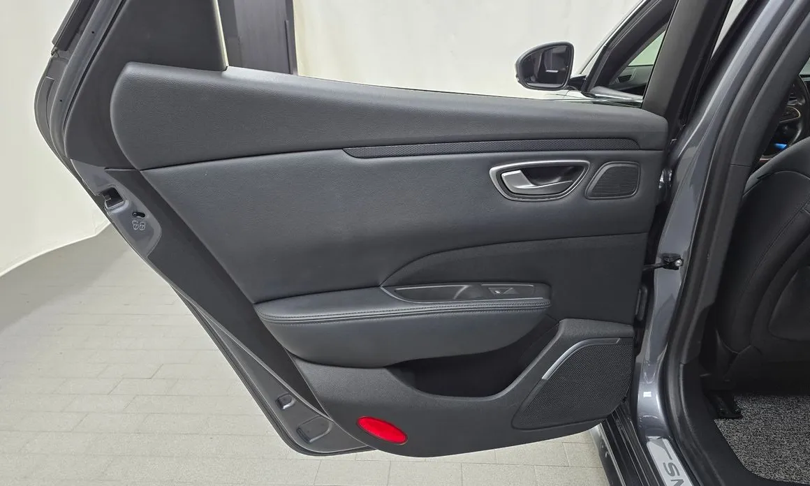Renault SM6
