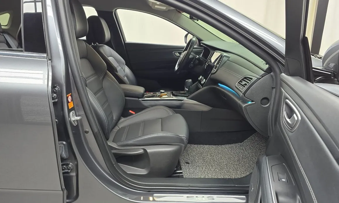 Renault SM6