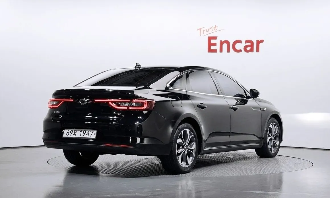 Renault SM6