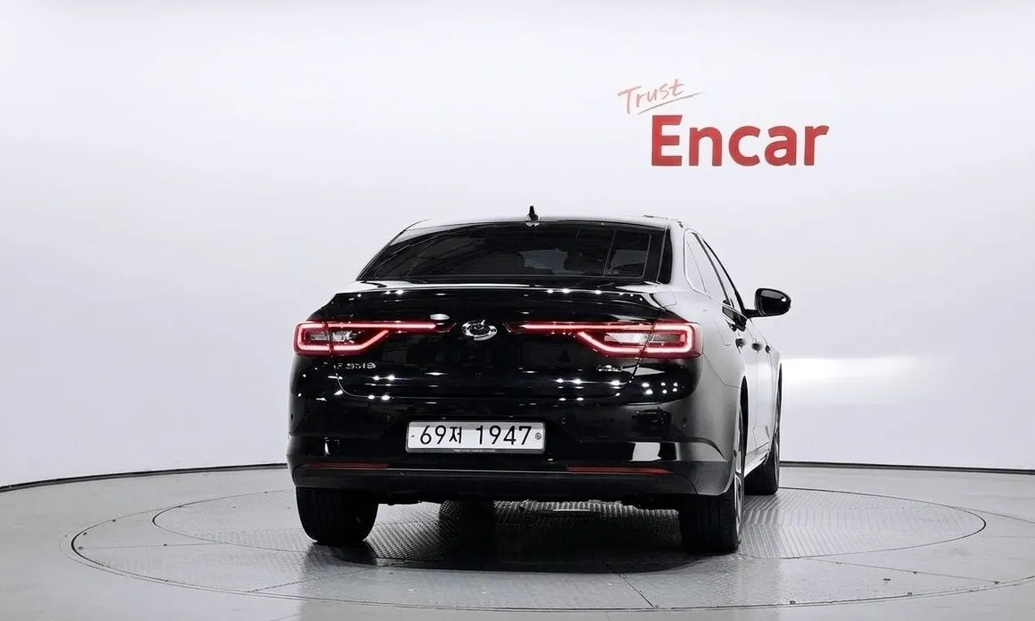 Renault SM6