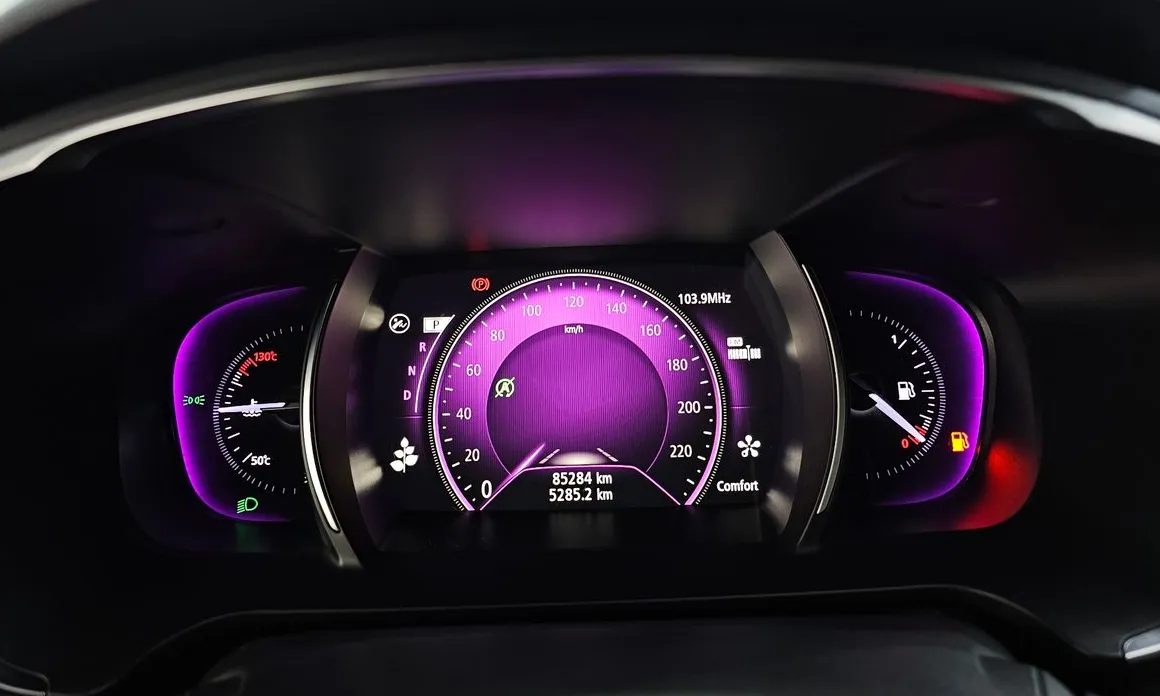 Renault SM6