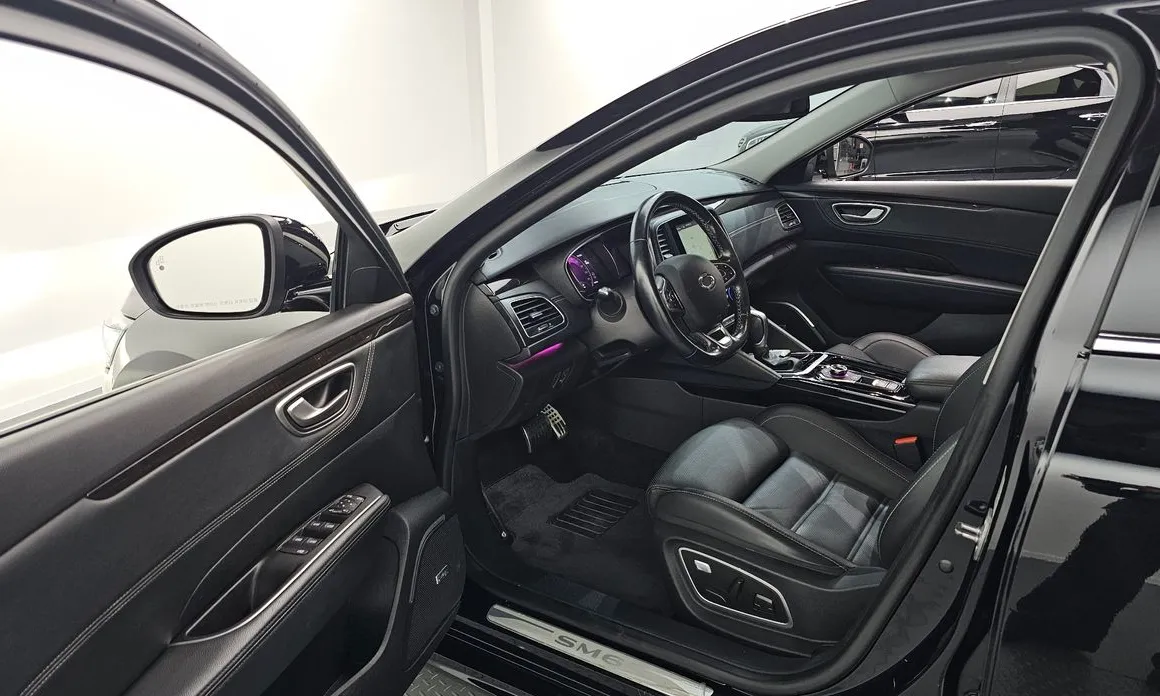 Renault SM6