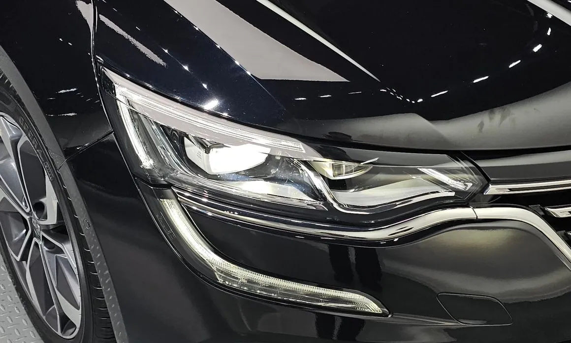 Renault SM6