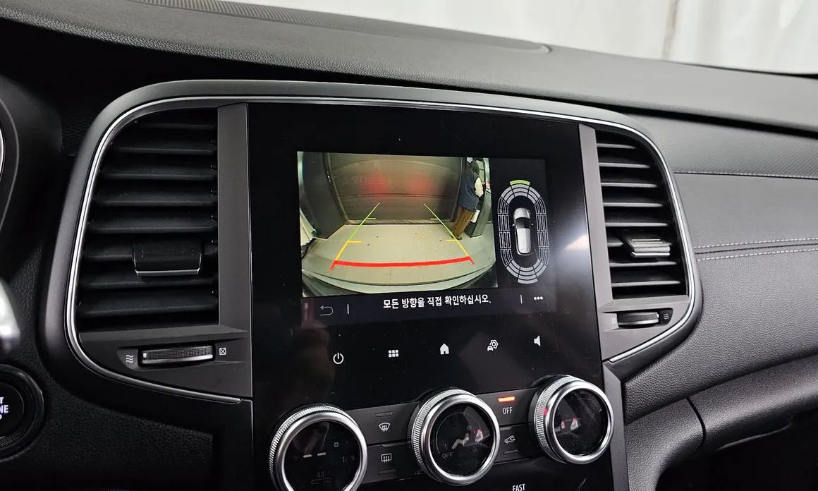 Renault SM6