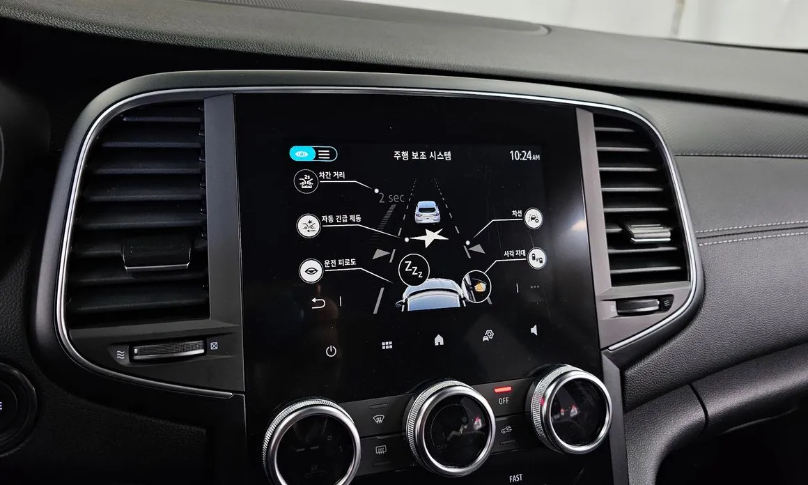 Renault SM6