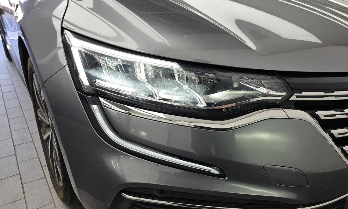 Renault SM6