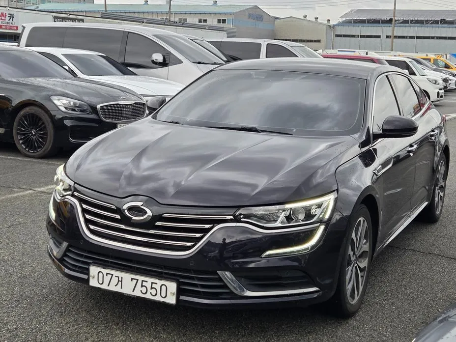Renault SM6