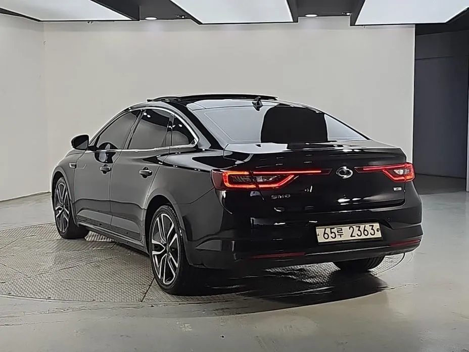 Renault SM6