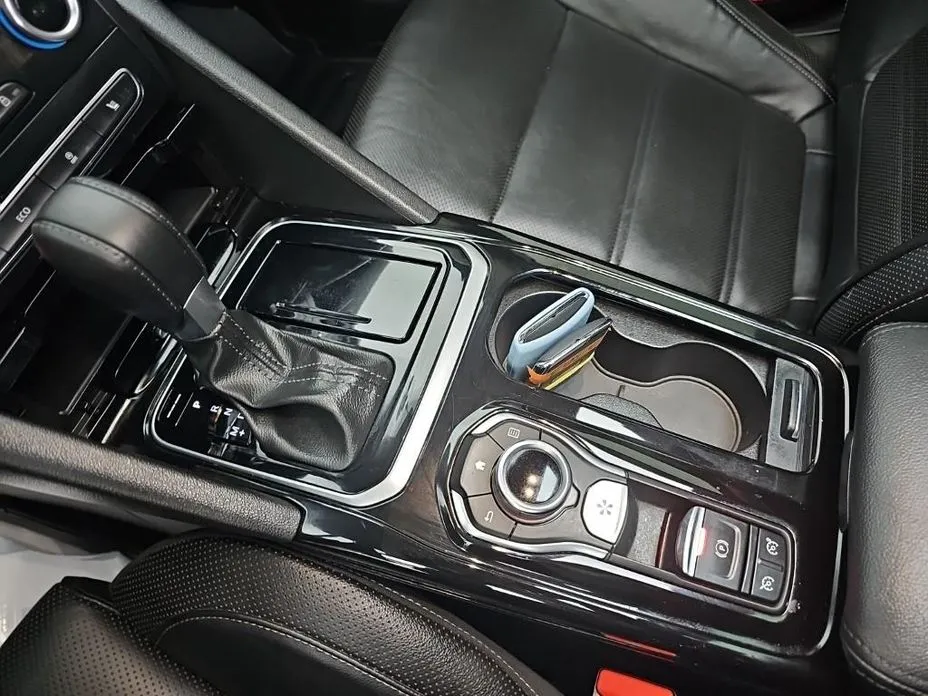 Renault SM6