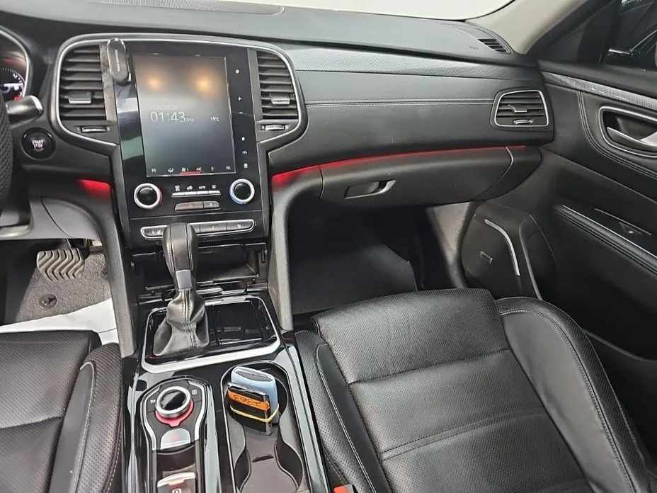 Renault SM6
