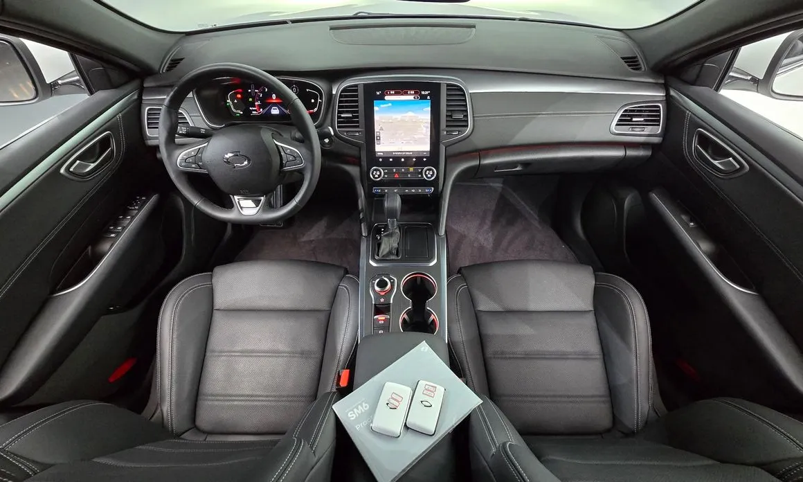 Renault SM6