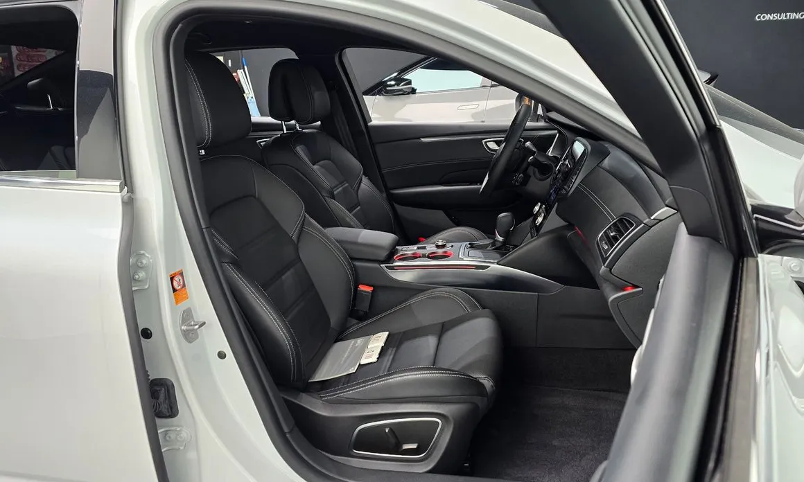 Renault SM6