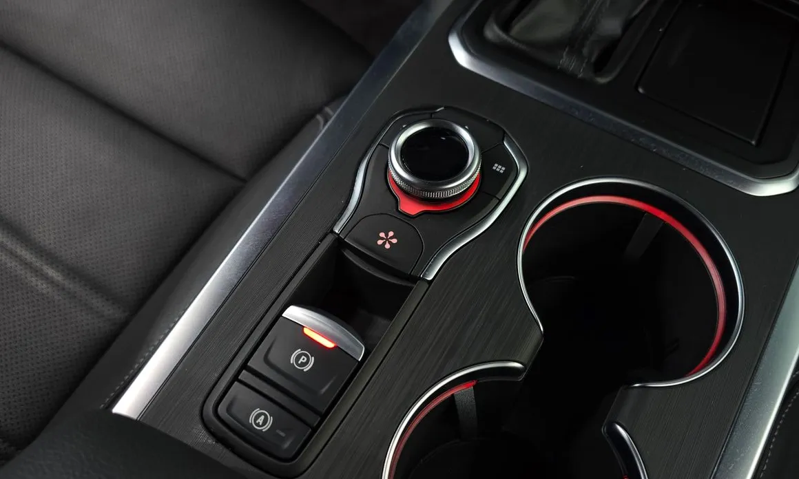 Renault SM6