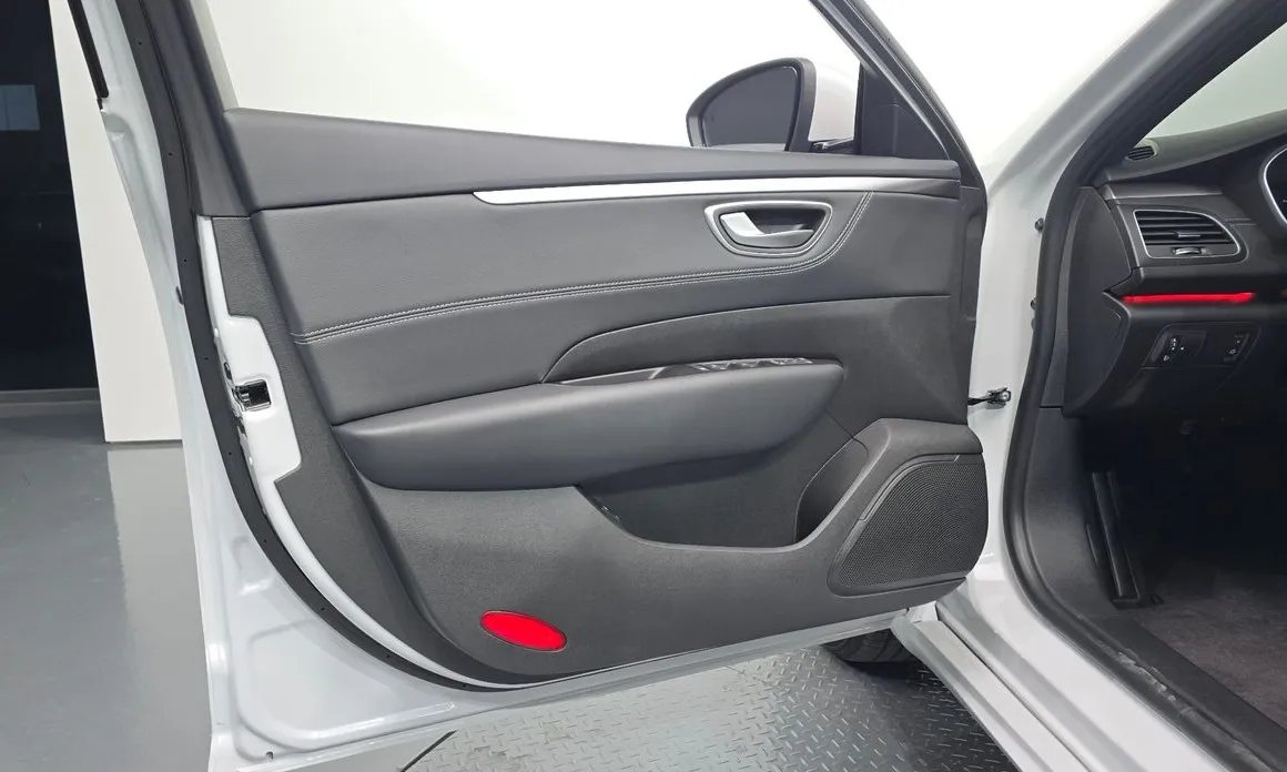 Renault SM6