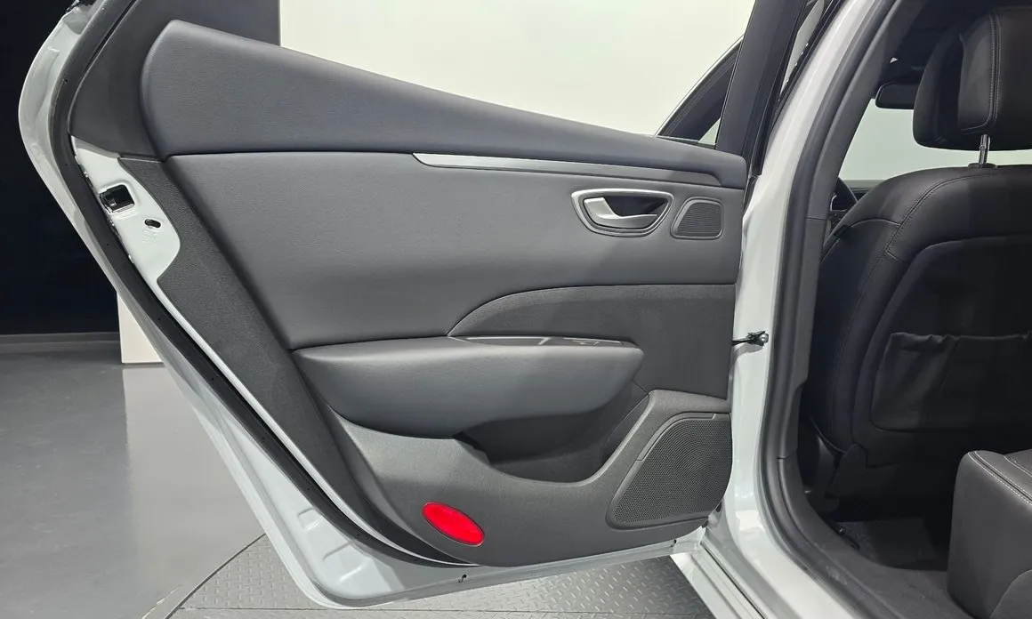 Renault SM6