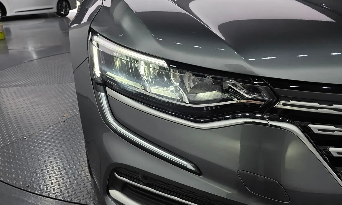 Renault SM6