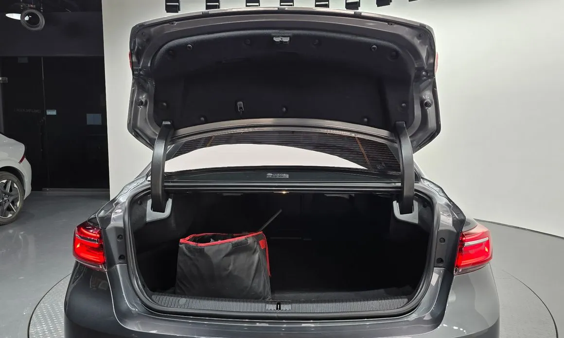 Renault SM6