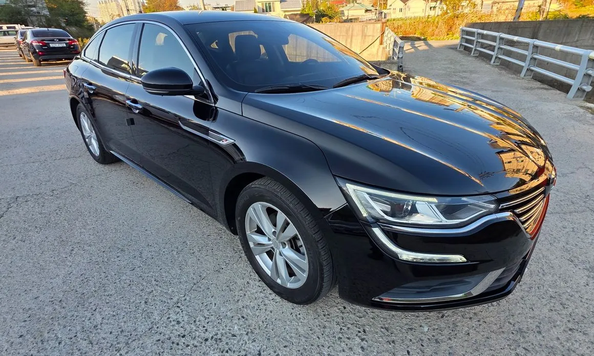 Renault SM6
