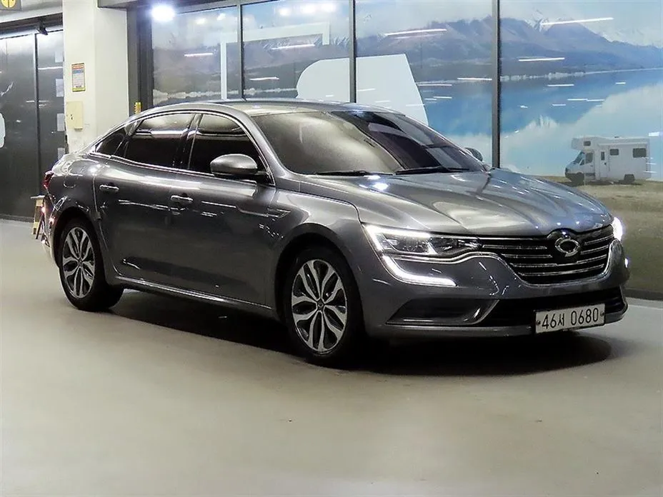 Renault SM6