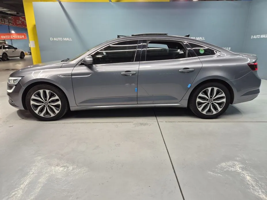 Renault SM6