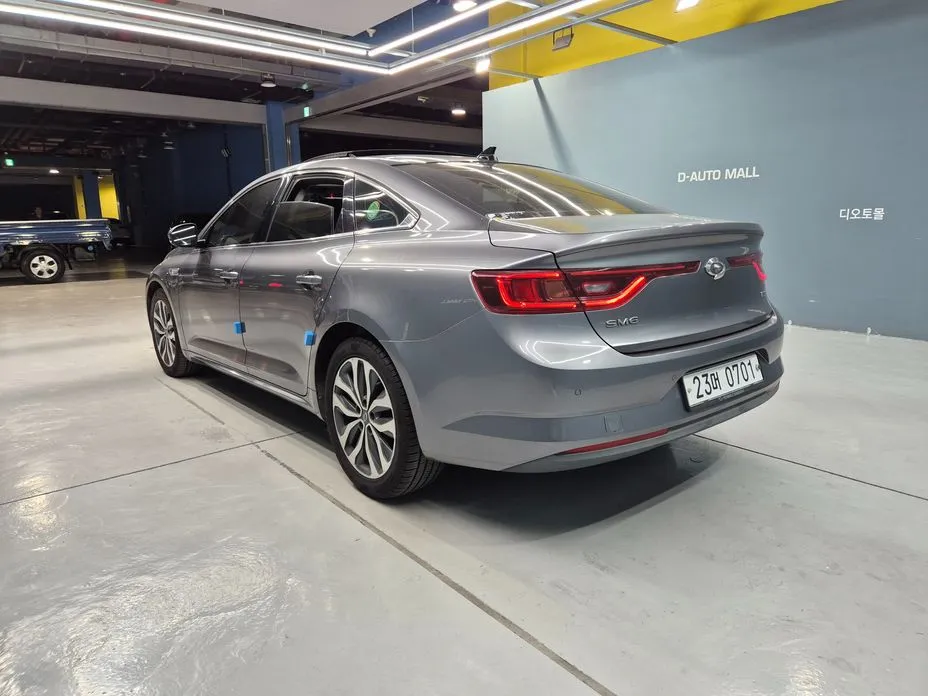 Renault SM6