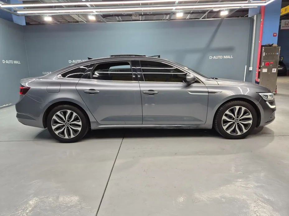 Renault SM6