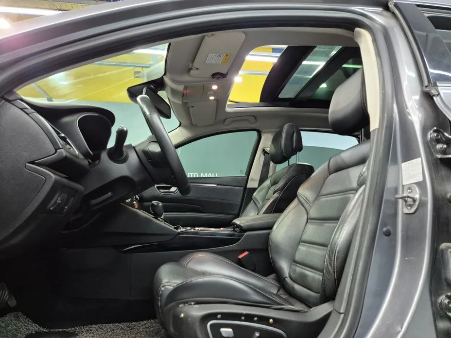 Renault SM6
