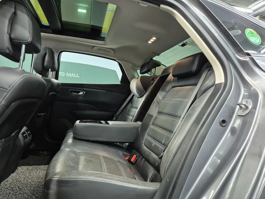 Renault SM6