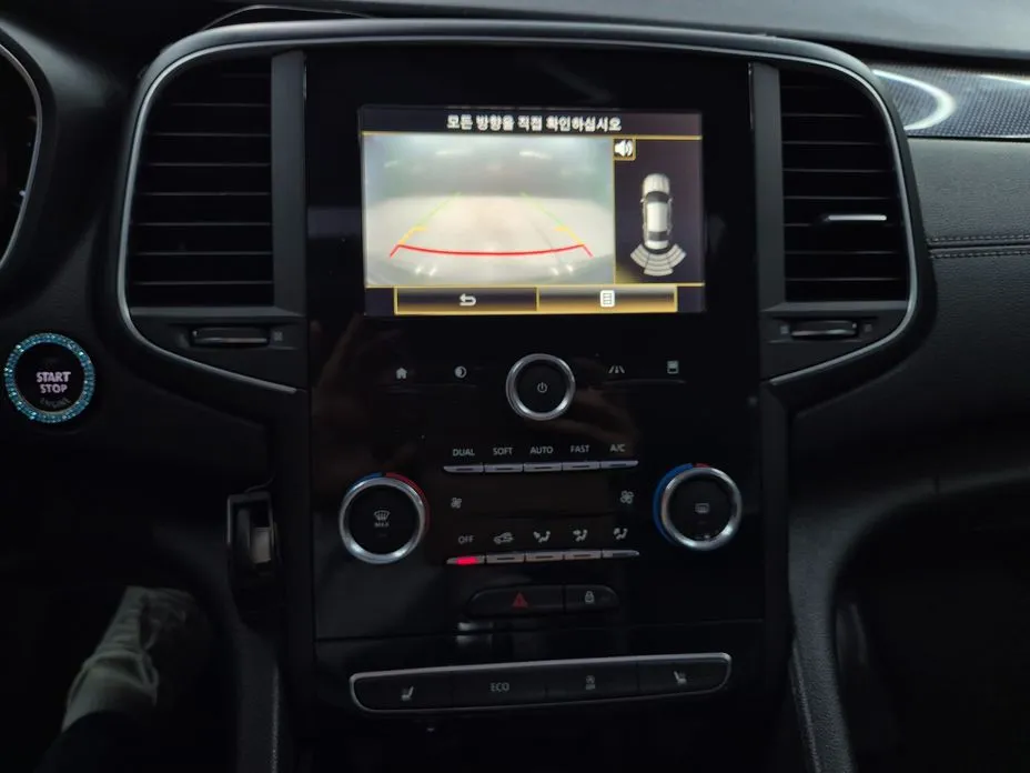 Renault SM6