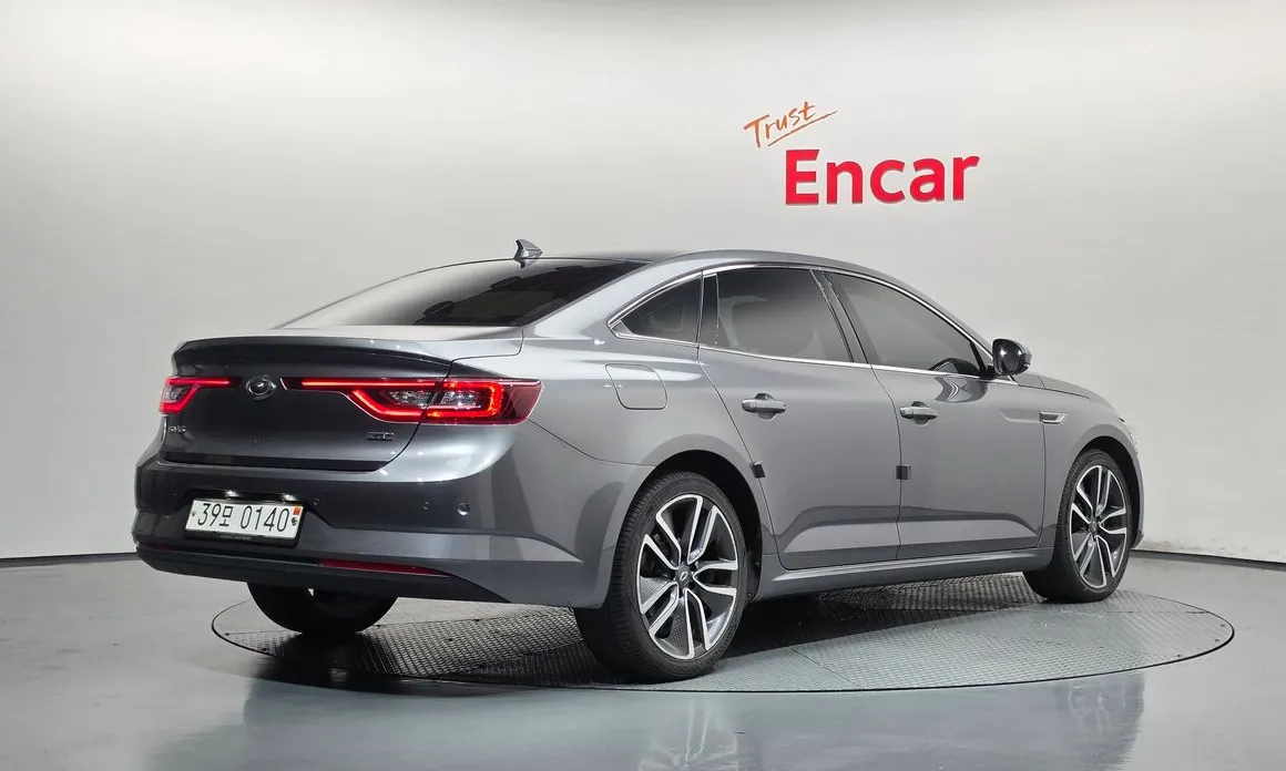 Renault SM6