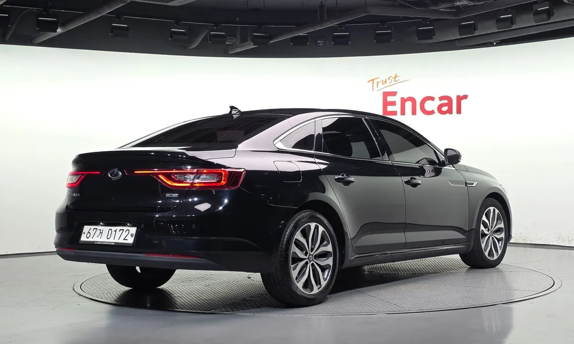 Renault SM6