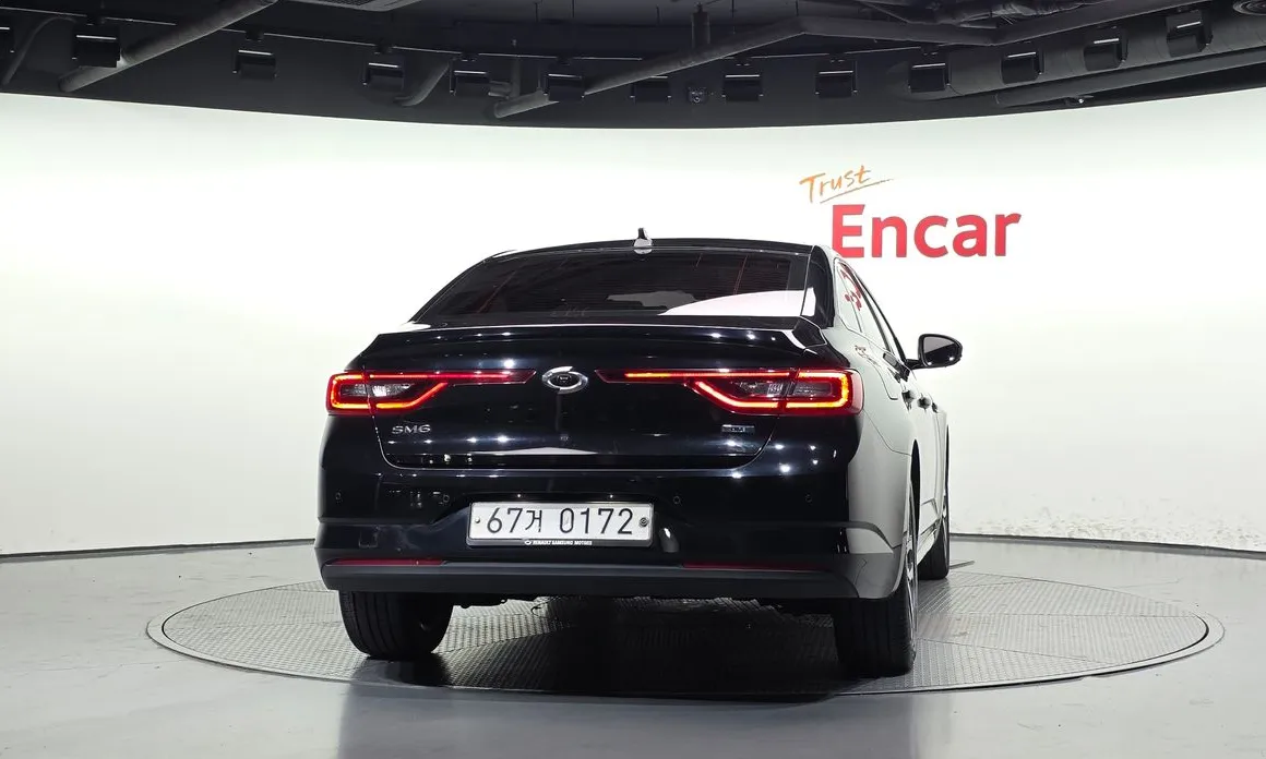 Renault SM6